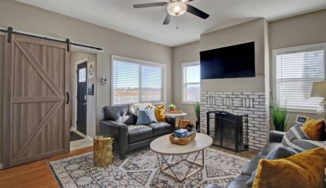 Convenient location Modern Farmhouse