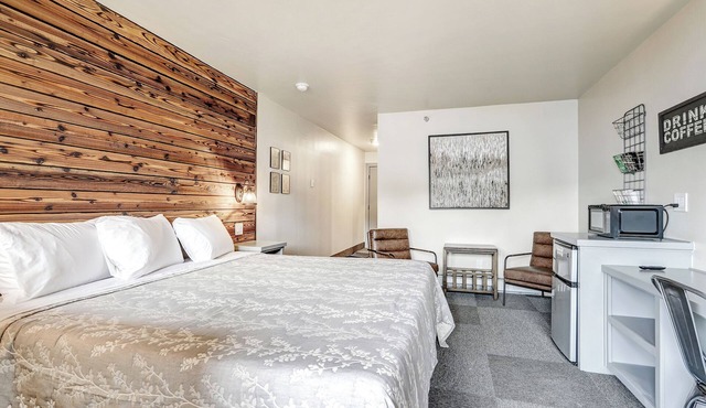 Convenient Location | Elk Horn Lodge 302