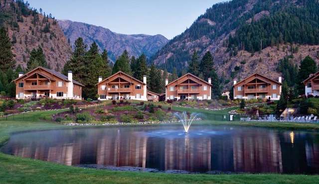 Convenient location near Leavenworth downtown 2BD 2BA Condo with Kitchen