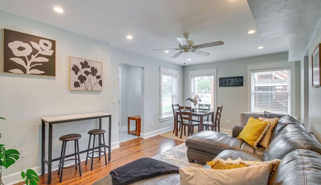 Convenient OKC Apartment: 4 Mi to Dtwn!