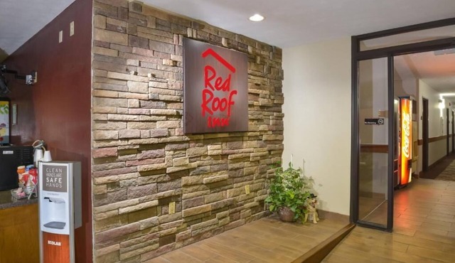 Convenient Paducah Stay – 2 Budget-friendly Units w/Free Parking!