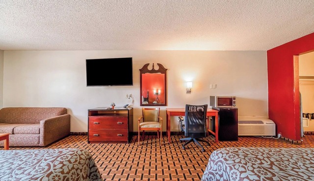 Convenient Pet-Friendly Stay Near Red River – Scenic Drives & Local Exploring