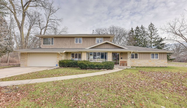 Convenient Racine Home: 4 Mi to Lake Michigan!