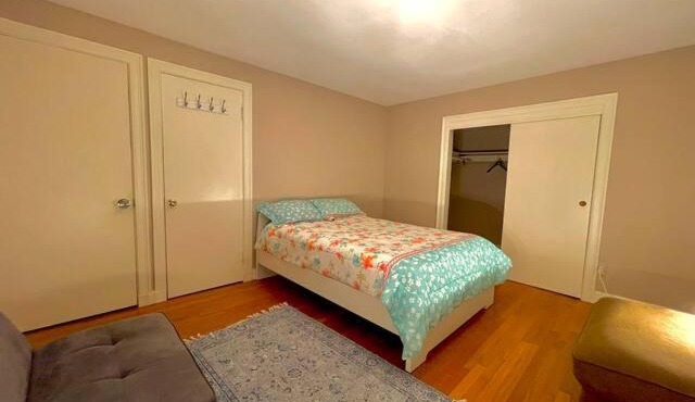 Convenient Room 4 min to I-95-I90-Route 9 at Needham Boston