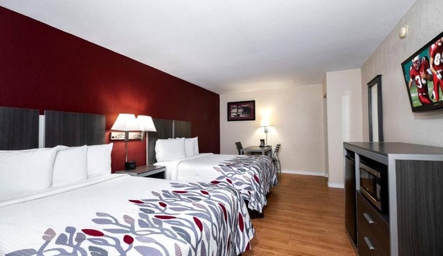 Convenient Room Ideal for Budget Travelers near Houston's Top Attractions