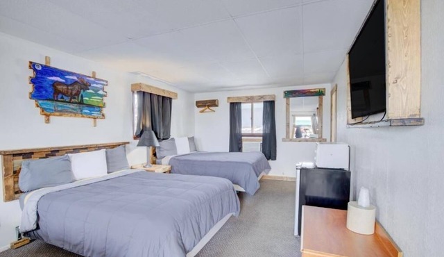 Convenient Room Near I-90 Rest Stops & Local Attractions, w/Free Parking