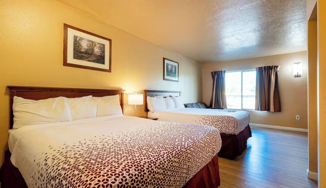 Convenient Room Near Indian Head Casino – Pet-Friendly & Free Parking