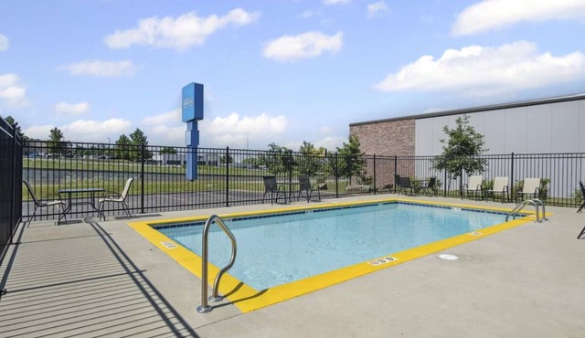 Convenient Room Near Adventure Oasis Water Park – Family Fun Awaits!