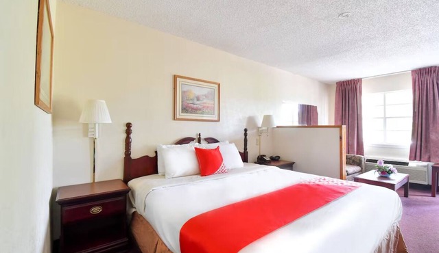 Convenient Room with Work Desk Ideal for Business Travelers