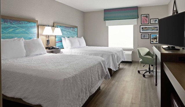 Convenient Stay! Indoor Pool, Free Breakfast and Parking! Close to North Park!