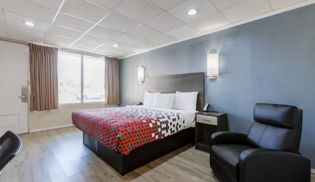 Convenient Southwest Virginia Stay Near I-81 & I-52| Parking Included