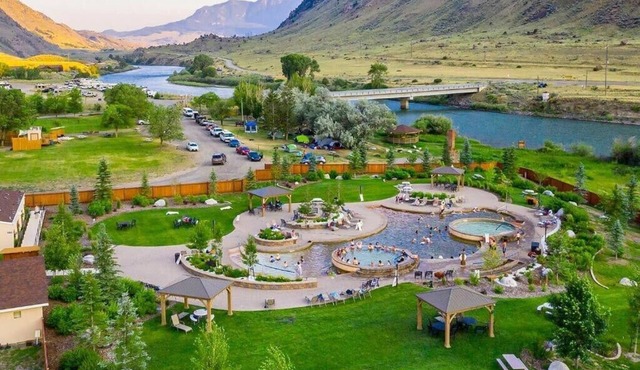 Convenient Stay! Free Parking Onsite,Heaven on Earth!