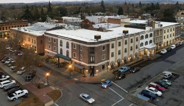 Convenient Stay in California! Pets Allowed, Parking, Near Northwest Park