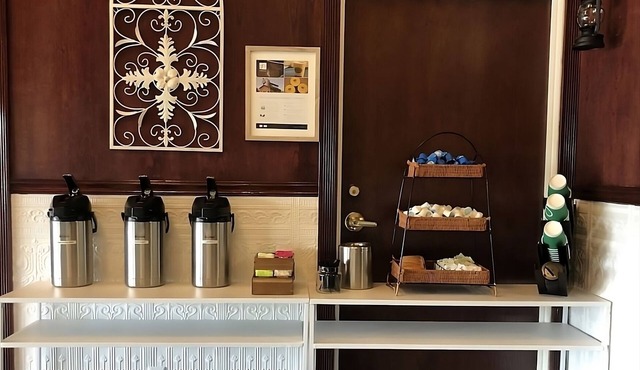 Convenient Stay in GuestHouse Kelso Longview! 4 Comfortable Units, Free Parking