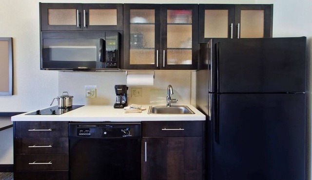 Convenient Stay in Horsham! 2 Comfortable Units, Pets Allowed, Parking