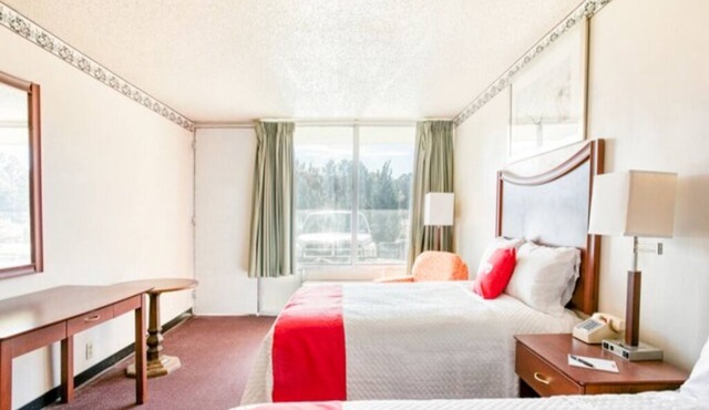 Convenient Stay w/Microwave & Fridge – Great Pit Stop Near the Highway