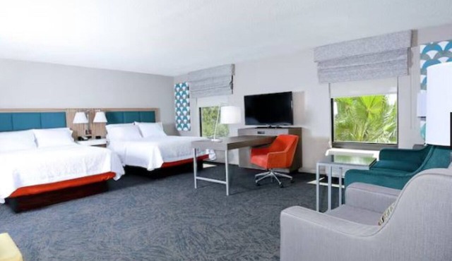 Convenient Studio Stays Close to Museum of Science and Industry - 2 Units