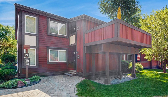 Convenient Studio, Walking Distance to Sun Valley Lake - Shopping, Skiing Nearby