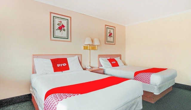 Convenient Suburban Stop – Clean, Comfy & Close to Downtown Durham