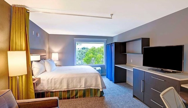 Convenient Suite Near Beaches, Parks, Dining, and Hard Rock Stadium