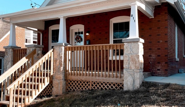 Convenient to downtown and highways in Jefferson City, spacious all to yourself