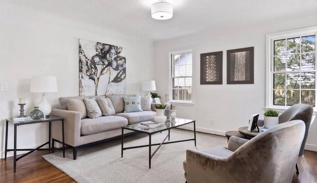 Convenient to lakes, bike trails, parks. Dog-friendly. Fenced Yard.