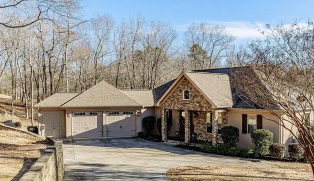 Convenient to Masters Tournament. Home overlooks golf course/water.