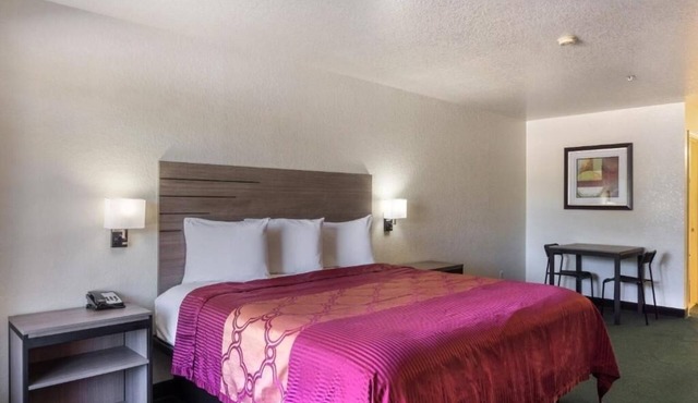Convenient Unit Near SeaWorld and Six Flags with Parking
