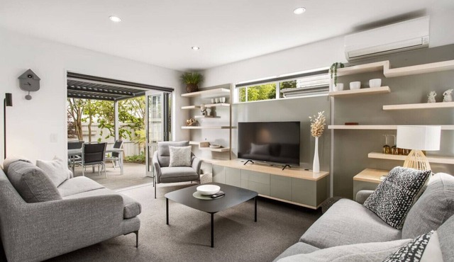 Convenient Urban Townhouse 2 carparks available