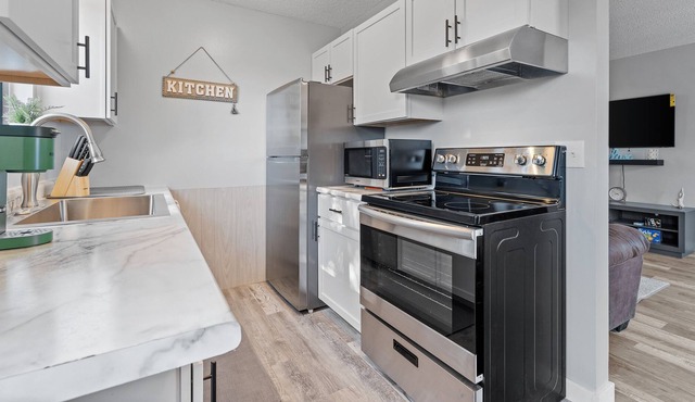 Convenient West End Apartment