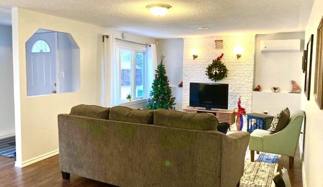 Conveniently located 2BR Unit, close to shopping center