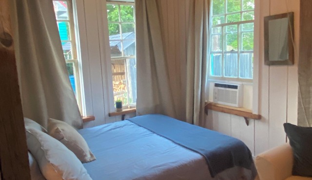 Conveniently located in the centre of the South Shore. Close to everything