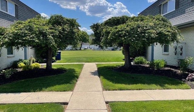 Conveniently Located Quiet Community 2 Bedroom Apartment in Mechanicsburg