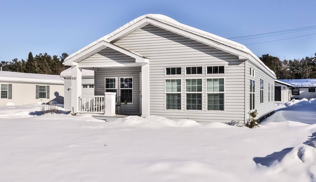 Conveniently-located, dog-friendly home with a patio, central AC, & washer/dryer