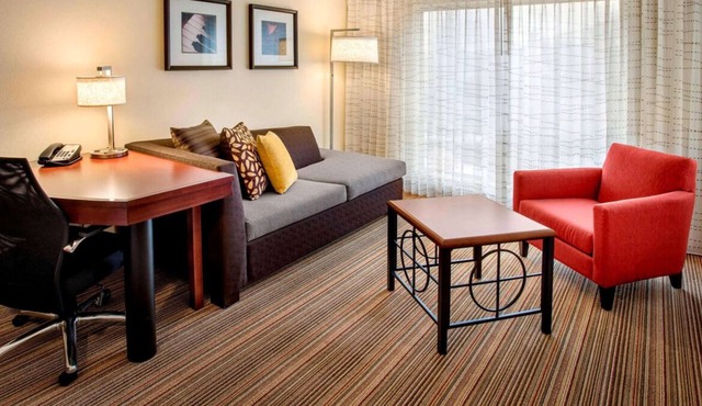 Conveniently Located To Excellent Transportation! Free Parking, Pets Allowed