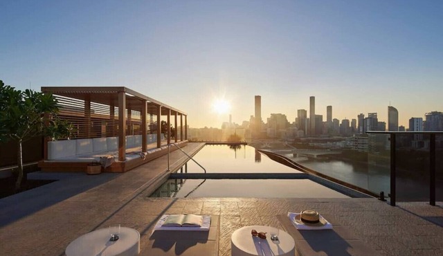 Conveniently located 2BR apt w/rooftop pool @Milt