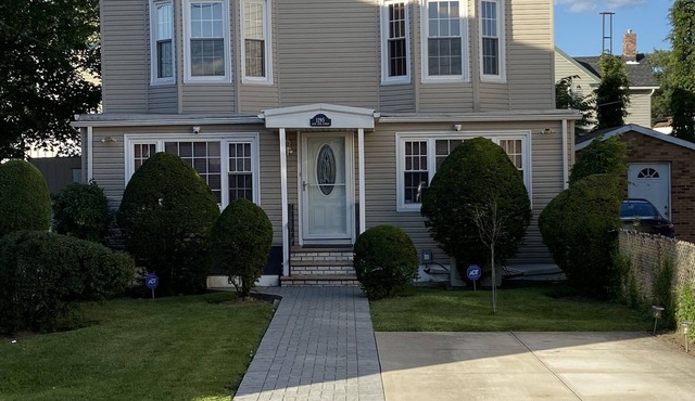 Conveniently located Brooklyn House With Lots Of Charm!