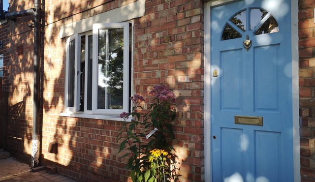 Conveniently Located, pet Friendly, end Terrace House