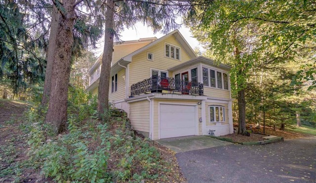 Conveniently Located just off University Avenue on Madison's West Side