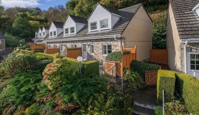 Conveniently located to explore all that Cornwall and Devon have to offer