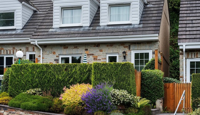 Conveniently located to explore all that Cornwall and Devon have to offer