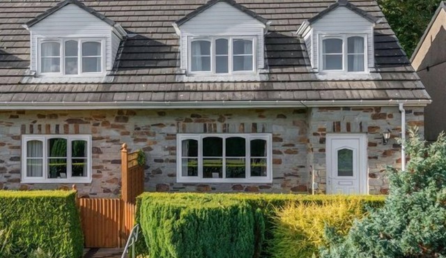 Conveniently located to explore all that Cornwall and Devon have to offer