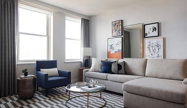 Conveniently Located in Downtown! Close to Fort Worth Zoo! Bike Rental!
