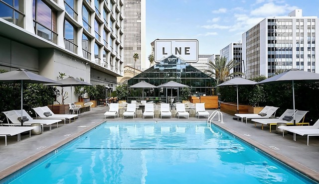Conveniently To Excellent Transportation! 4 Relaxing Units, Pets Allowed, Pool