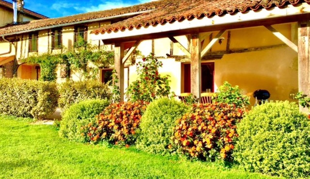 Converted 18th Century Barn with swimming pool in the Gers countryside