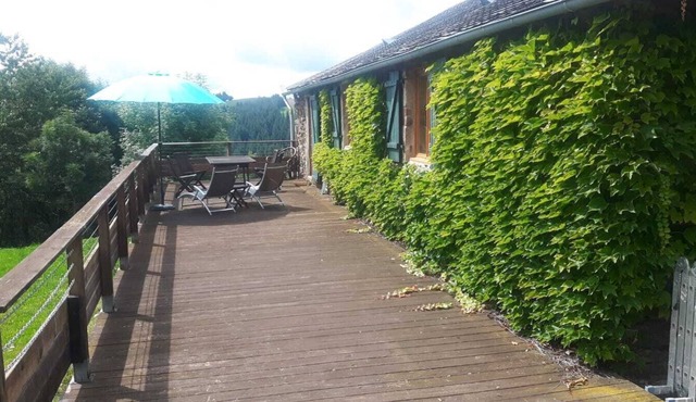 CONVERTED BARN IN PEACEFUL COUNTRYSIDE