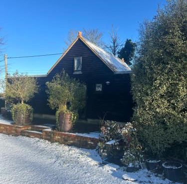 Converted barn stay in idyllic village location