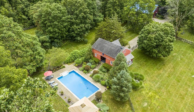 Converted Barn, Estate Setting , & Pool in Hudson Valley near Millbrook