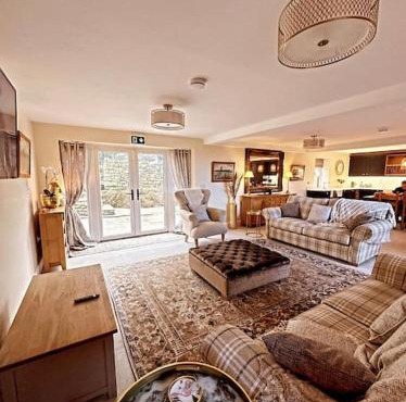 Converted Barn with Hot Tub, The Hayloft.