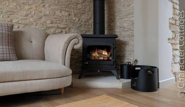 Converted Cotswold Barn; Tranquil Escape, Sleeps 4